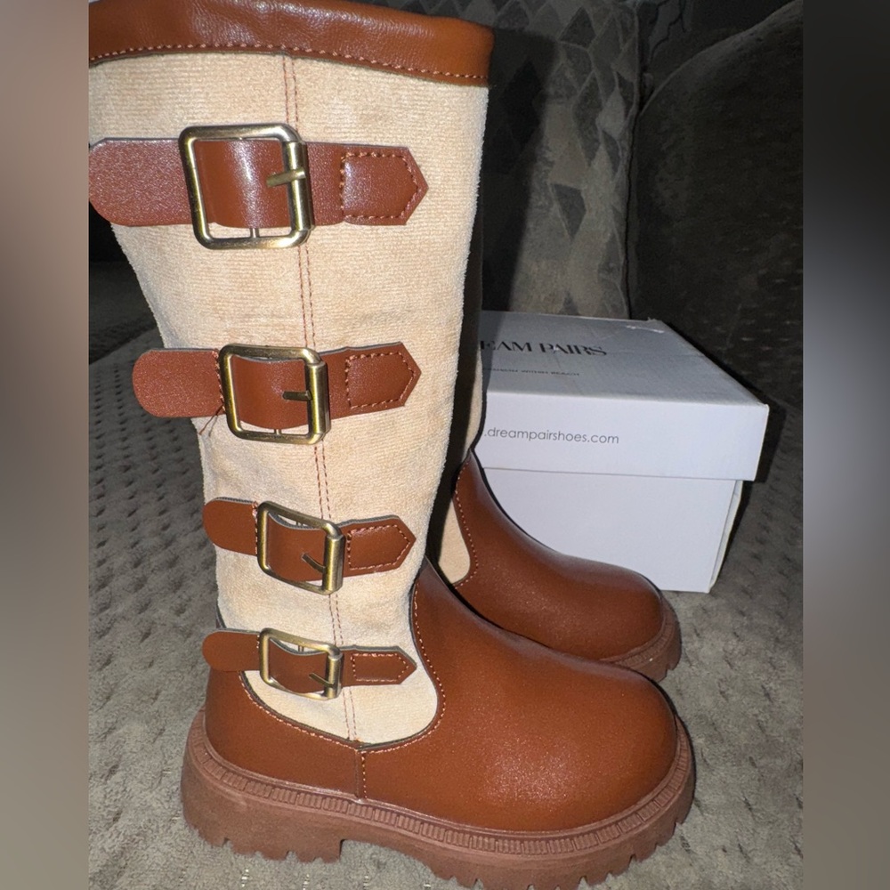 BRAND NEW!! FINAL SALE!! Little Girls Size 12 Brown and Cream Buckle Boots